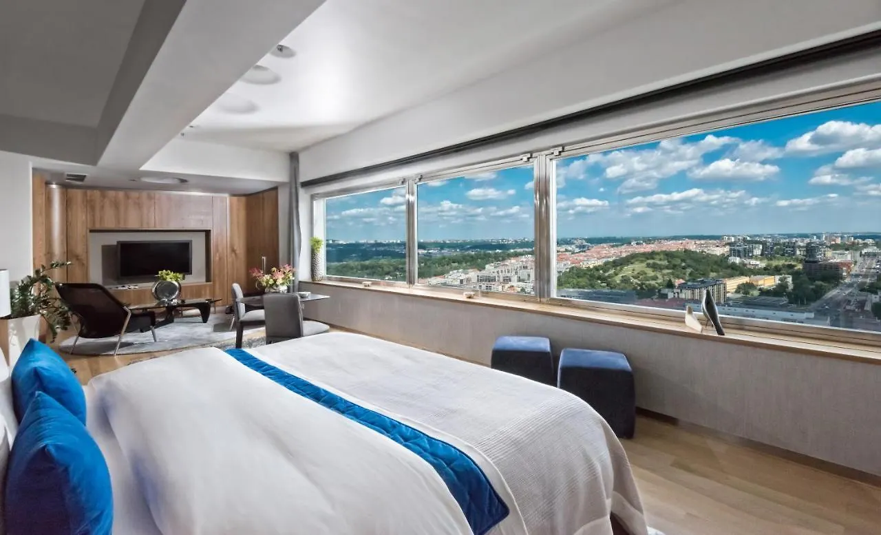 Sky Suite Hotel location